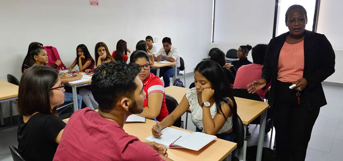 Los cursos de nivelaci&oacute;n se iniciaron en 46 instituciones del Servicio Ecuatoriano de Capacitaci&oacute;n Profesional (Secap), 22 universidades y 23 institutos.