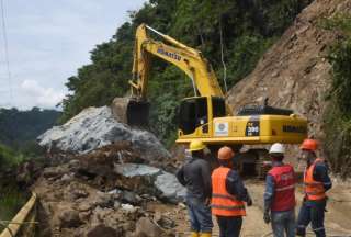 Continúan los trabajos en la vía Alóag – Santo Domingo