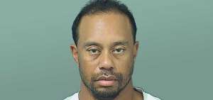 Tiger Woods es arrestado por conducir bajo los efectos del alcohol