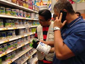 Los operativos se realizaron en dos supermercados del norte de Guayaquil. Foto: H&eacute;ctor Marcillo