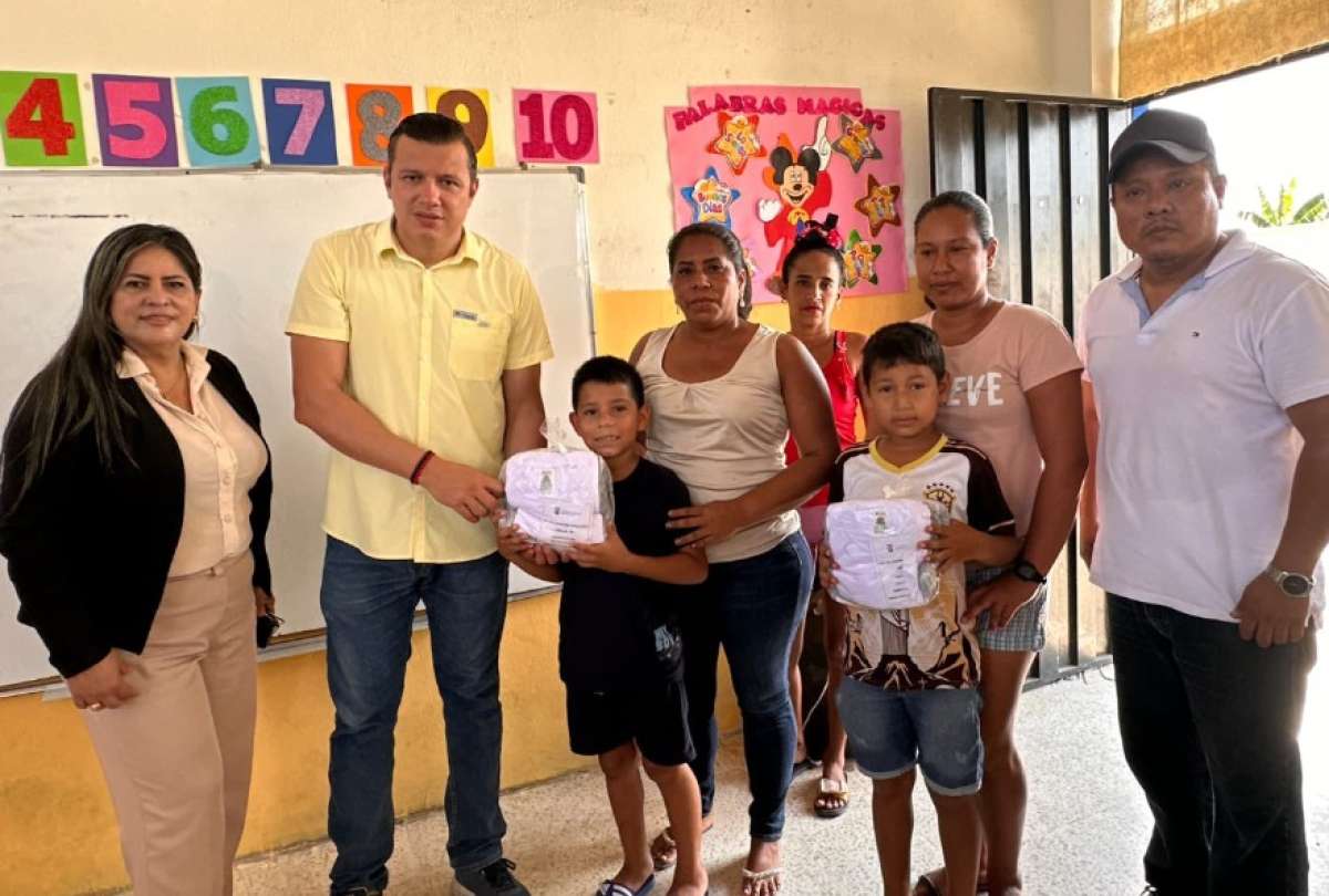 Ministerio de Educaci&oacute;n defiende concurso de m&eacute;ritos y niega afectaci&oacute;n a docentes