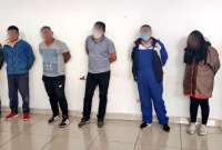 Cinco personas fueron detenidas por el robo de un cajero en Quito.