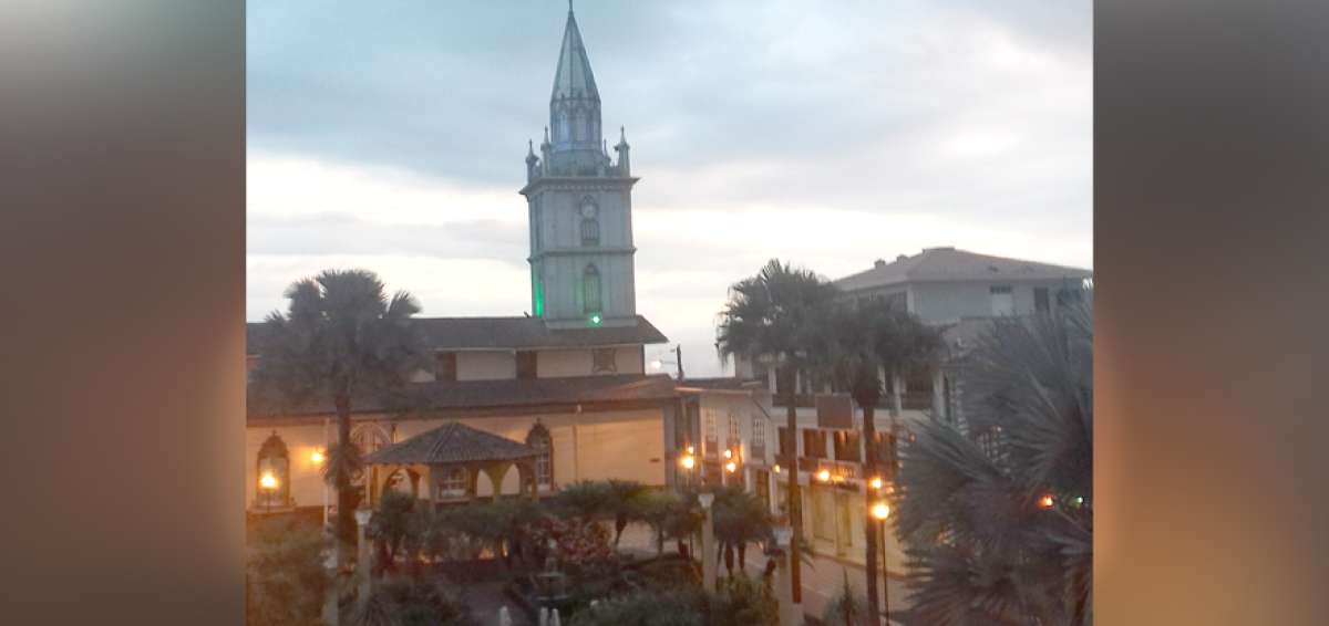 La torre de la iglesia est&aacute; en proceso de restauraci&oacute;n, por lo que la misa del 16 de julio ser&aacute; de manera campal en la Plaza de la Independencia.