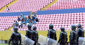 Los &lsquo;chullas&rsquo; pidieron ayer a sus colegas de Universidad Cat&oacute;lica y Liga de Loja que no jugaran en solidaridad con la crisis financiera que los afecta. La solicitud no fue aceptada. Foto: Miguel Jim&eacute;nez.