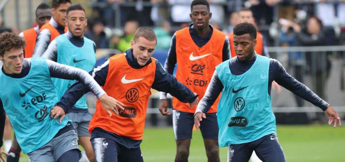 La 'joven' Francia debe comenzar con dientes apretados, sostiene Deschamps