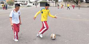 El f&uacute;tbol es el deporte favorito de grandes y chicos. Este deporte tiene cientos de seguidores- Foto: Archivo / El Tel&eacute;grafo