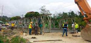 MTOP instala puente Bailey en tramo Estero Ancho-Muisne