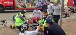 Bomberos de Quito, Guayaquil y Cuenca participan en simulacro de terremoto en Manab&iacute;