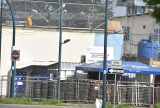  El Servicio Nacional de Atención Integral a Personas Privadas de la Libertad (SNAI) confirmó la muerte de tres reclusos en el Centro de Privación de Libertad El Oro N.º 1 en Machala. 