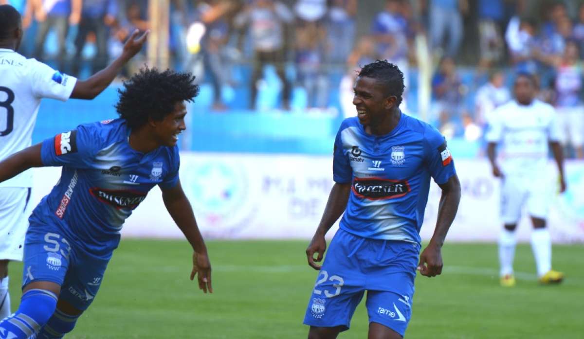 Miller Bola&ntilde;os volvi&oacute; a marcar apenas iniciado el compromiso al igual que contra Sao Paulo. Foto: Archivo
