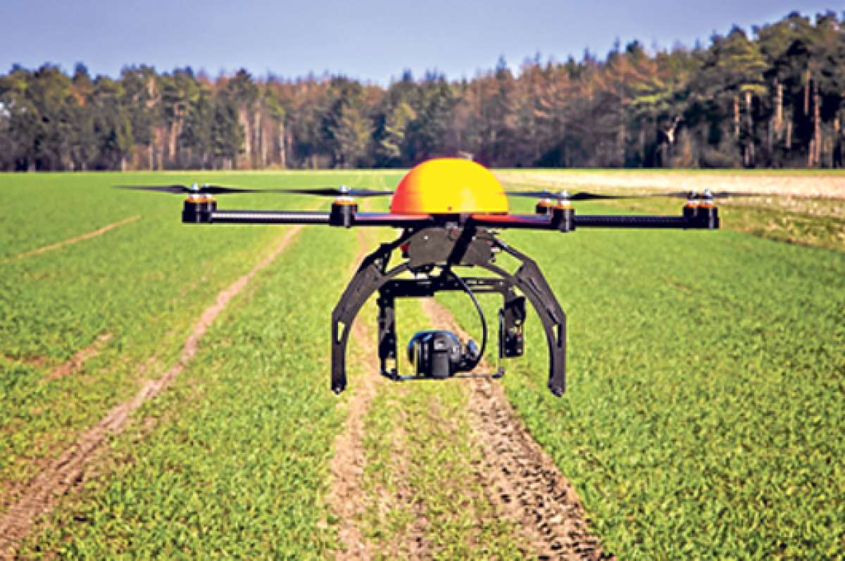 El uso de drones para control de plantaciones y de plagas ha sido fundamental para agricultores uruguayos. Foto: tomado de http://www.polyteck.com.br