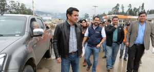 Walter Sol&iacute;s, durante un recorrido en Cuenca, en 2016, cuando fue ministro de Transporte y Obras P&uacute;blicas.
