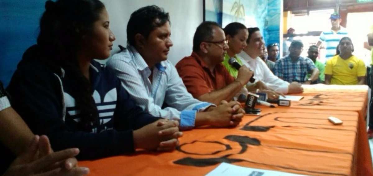 Los dirigentes ofrecieron una rueda de prensa en Guayaquil. 