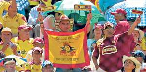 M&aacute;s de 2.000 aficionados acompa&ntilde;aron a Aucas el fin de semana pasado en el estadio Bellavista de Ambato. Foto: Marco Salgado / El Tel&eacute;grafo.