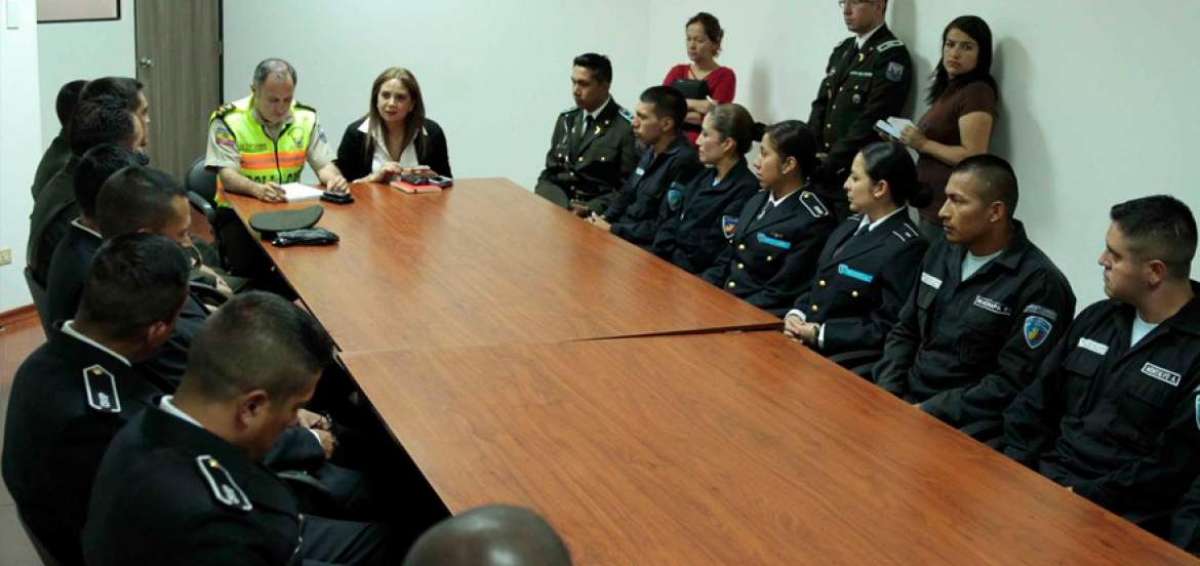 Canes detectores de explosivos y droga se sumar&aacute;n a control