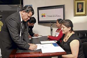 Se firm&oacute; el convenio entre la Secretar&iacute;a Nacional de Gesti&oacute;n de la Pol&iacute;tica y la Asociaci&oacute;n de Municipalidades del Ecuador (AME) en Quito. Foto: Cortes&iacute;a.