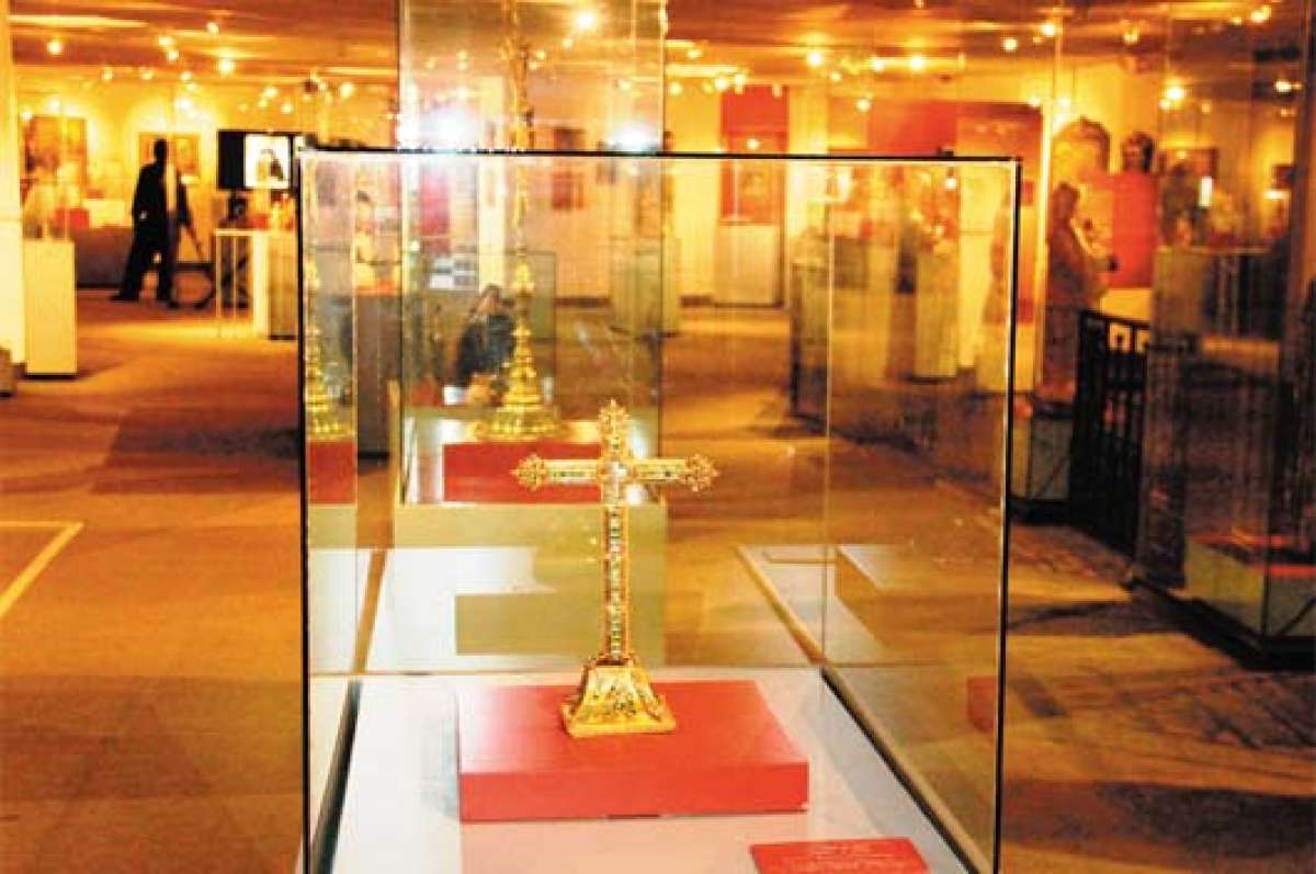 Esta es la &lsquo;Cruz latina del altar&rsquo;, en exposici&oacute;n permanente en el Museo Nacional de Quito.