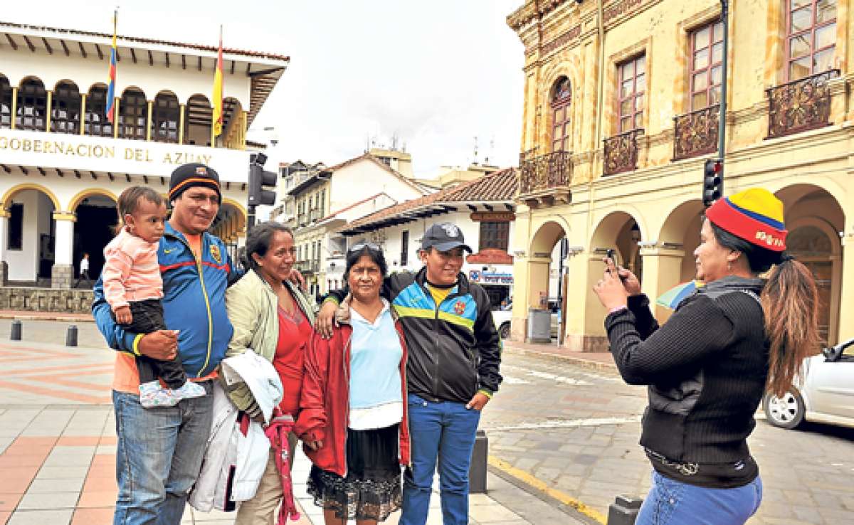 Visitantes de diferentes partes del Ecuador, en especial de la Costa, son esperados este fin de semana para celebrar los 194 a&ntilde;os de independencia de Cuenca. Foto: Jos&eacute; Luis Llivisaca / El Tel&eacute;grafo