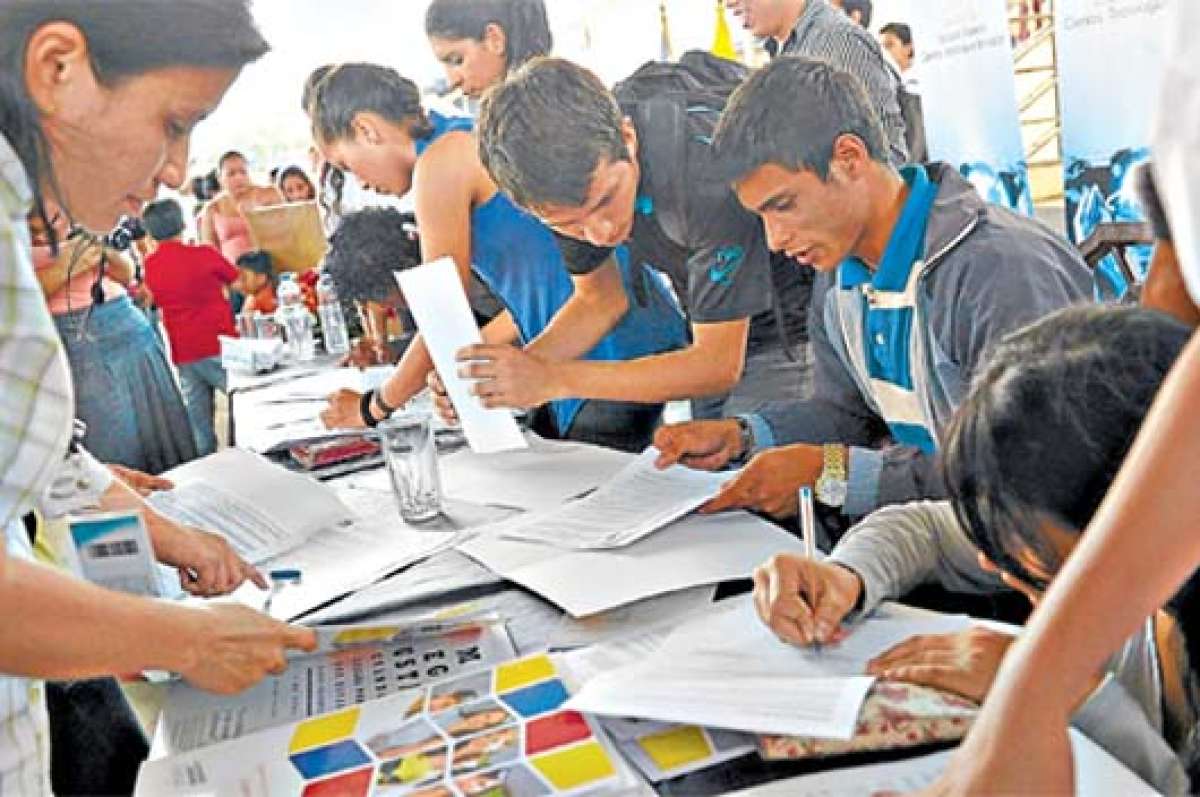 Las mujeres representan el mayor n&uacute;mero de solicitantes para desarrollar estudios de tercer nivel, seg&uacute;n el reporte. Foto: Lylibeth Coloma.
