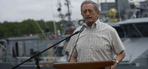 Oswaldo Jarr&iacute;n, ministro de Defensa, estuvo en la Base Naval Sur y en Astilleros Navales.