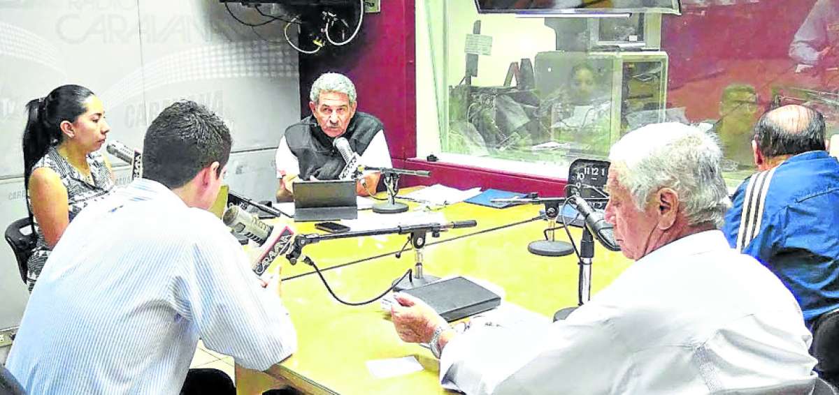 Mario Canessa lidera el programa en donde se habla de f&uacute;tbol y se analiza cada uno de los equipos. Foto: Cortes&iacute;a Facso