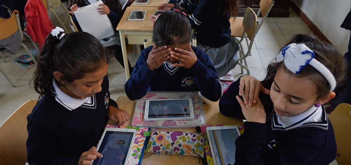 Los estudiantes de la Unidad Rep&uacute;blica de Bolivia fueron los primeros beneficiados de la maleta con tablets que son parte de Aula digital m&oacute;vil. 