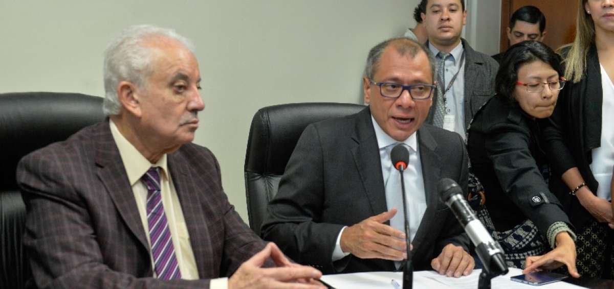 Glas pide a Fiscal&iacute;a que investigue difamaciones en su contra