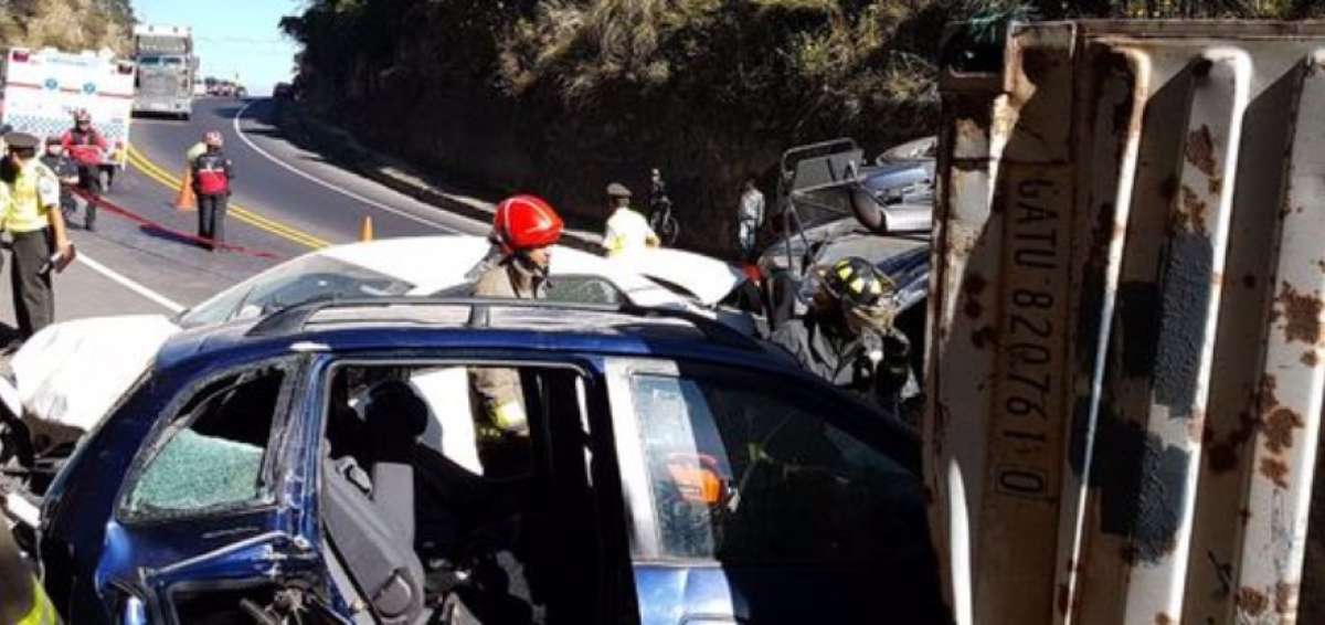 Fuerte accidente en Checa deja 2 fallecidos y un herido en estado cr&iacute;tico