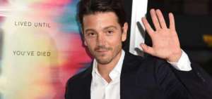 Diego Luna resucita en 'L&iacute;nea mortal', la obsesi&oacute;n de Hollywood por el m&aacute;s all&aacute;