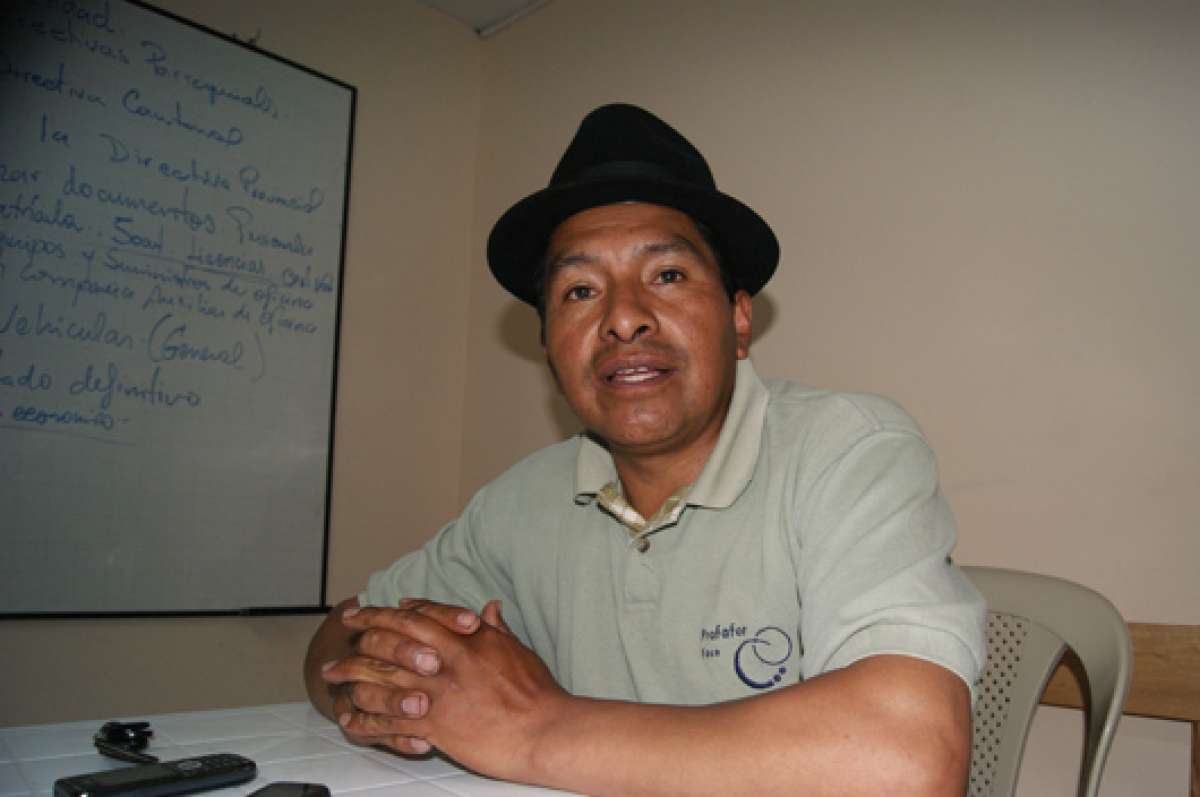 Jorge Herrera Morocho. Educaci&oacute;n: Nivel medio en la Universidad Nacional de Loja. Experiencia: Expresidente del Movimiento Ind&iacute;gena Campesino de Cotopaxi (MICC).