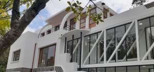 La Casa Benjam&iacute;n Carri&oacute;n est&aacute; ubicada en las calles Giacomo Roca y Jos&eacute; Bosmediano (sector Bellavista). 