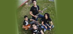 Xavier Ter&aacute;n (voz y guitarra), Sebasti&aacute;n Fr&iacute;as (bater&iacute;a), Klaus Rose (guitarra) y Ramiro Maruri (bajo) conforman la banda SFX.