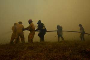 Vista panor&aacute;mica del fuego registrado esta ma&ntilde;ana. Foto: Andr&eacute;s Darquea/ EL TEL&Eacute;GRAFO.