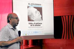 Alumnos analizan el periodismo