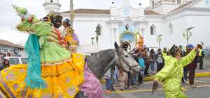 Latacunga fue uno de los destinos m&aacute;s visitados por el desfile de la Mama Negra