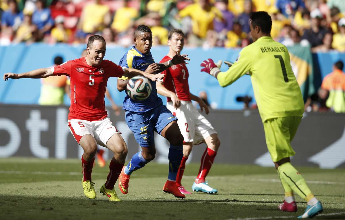 Michael Arroyo entr&oacute; al cambio en lugar de Felipe Caicedo en el encuentro ante Suiza. Foto: AFP