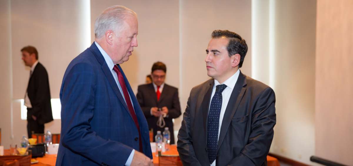 El subsecretario de Estado norteamericano se reuni&oacute; ayer con varias autoridades ecuatorianas, entre ellas Rolando Su&aacute;rez, canciller subrogante. 