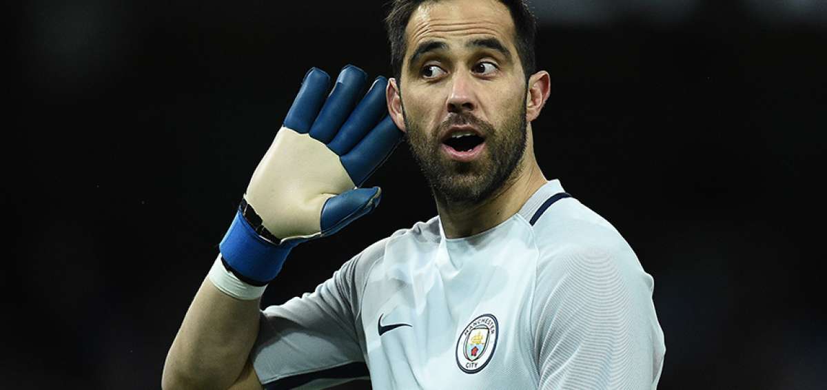 Claudio Bravo, arquero del Manchester City, no jugar&aacute; los partidos amistosos contra Suecia y Dinamarca en el debut del DT Reinaldo Rueda.