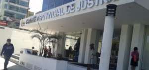 Juez ordena medidas de protecci&oacute;n para exagentes vinculados en entrega irregular de pases