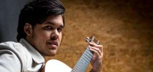 James Le&oacute;n presenta 'B&eacute;same', con Gotay