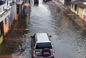 Cuatro sectores de Guayaquil reportaron acumulación de agua. 