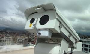 Esta c&aacute;mara se ubica en la parte alta del edificio principal del ECU-911 en Riobamba. Foto: Elizabeth Maggi / El Tel&eacute;grafo