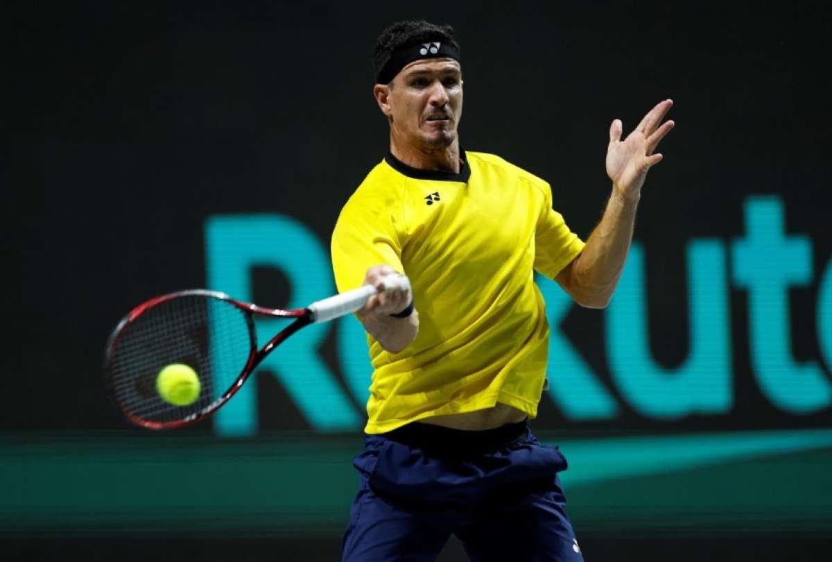 Emilio G&oacute;mez protagoniz&oacute; un partido intenso ante Pablo Carre&ntilde;o Busta