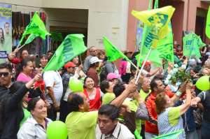 La dirigencia y militantes de AP, en Azuay y Ca&ntilde;ar, participaron ayer en el encuentro. Foto: Jos&eacute; Luis LLivisaca |  El Tel&eacute;grafo