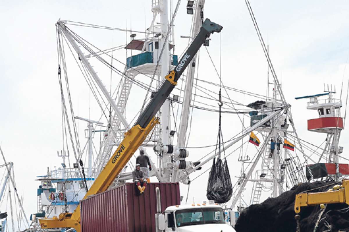 Tras el incidente del pasado mi&eacute;rcoles, las labores en el puerto se realizan con normalidad. Foto: William Orellana | El Tel&eacute;grafo.