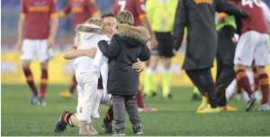 Totti pag&oacute; a la polic&iacute;a para impedir el secuestro de su hijo