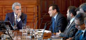 El Jefe de Estado escucha propuestas para acabar con los abusos sexuales en el sistema escolar.
