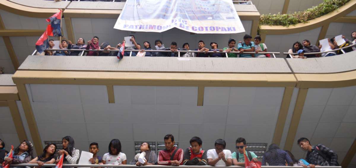 Los estudiantes de la Universidad de Cotopaxi se mostraron sorprendidos por la intervenci&oacute;n.