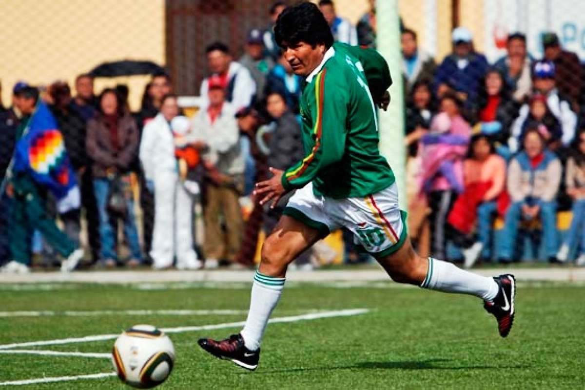 El presidente de Bolivia, Evo Morales, portar&aacute; la casaca n&uacute;mero 10. Foto: Internet