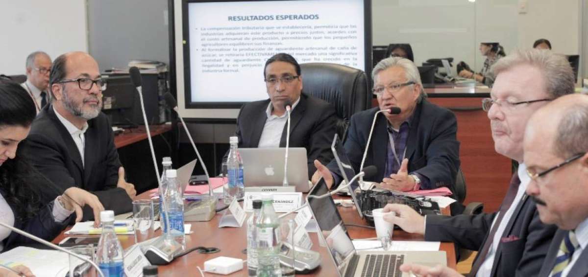 La Comisi&oacute;n de R&eacute;gimen Econ&oacute;mico recibi&oacute; las propuestas.